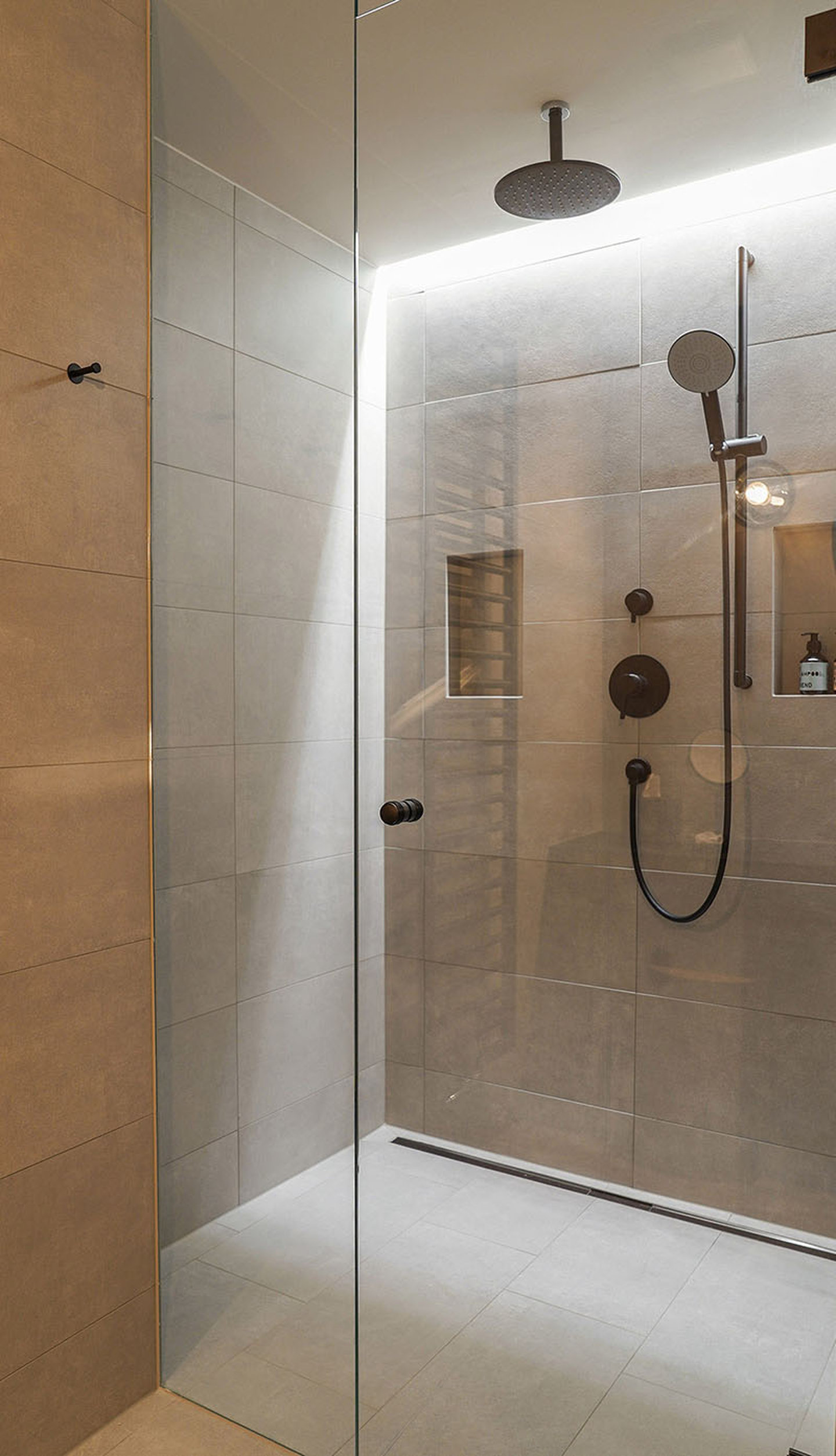 Dusche Apartment #3 Schlafzimmer 1